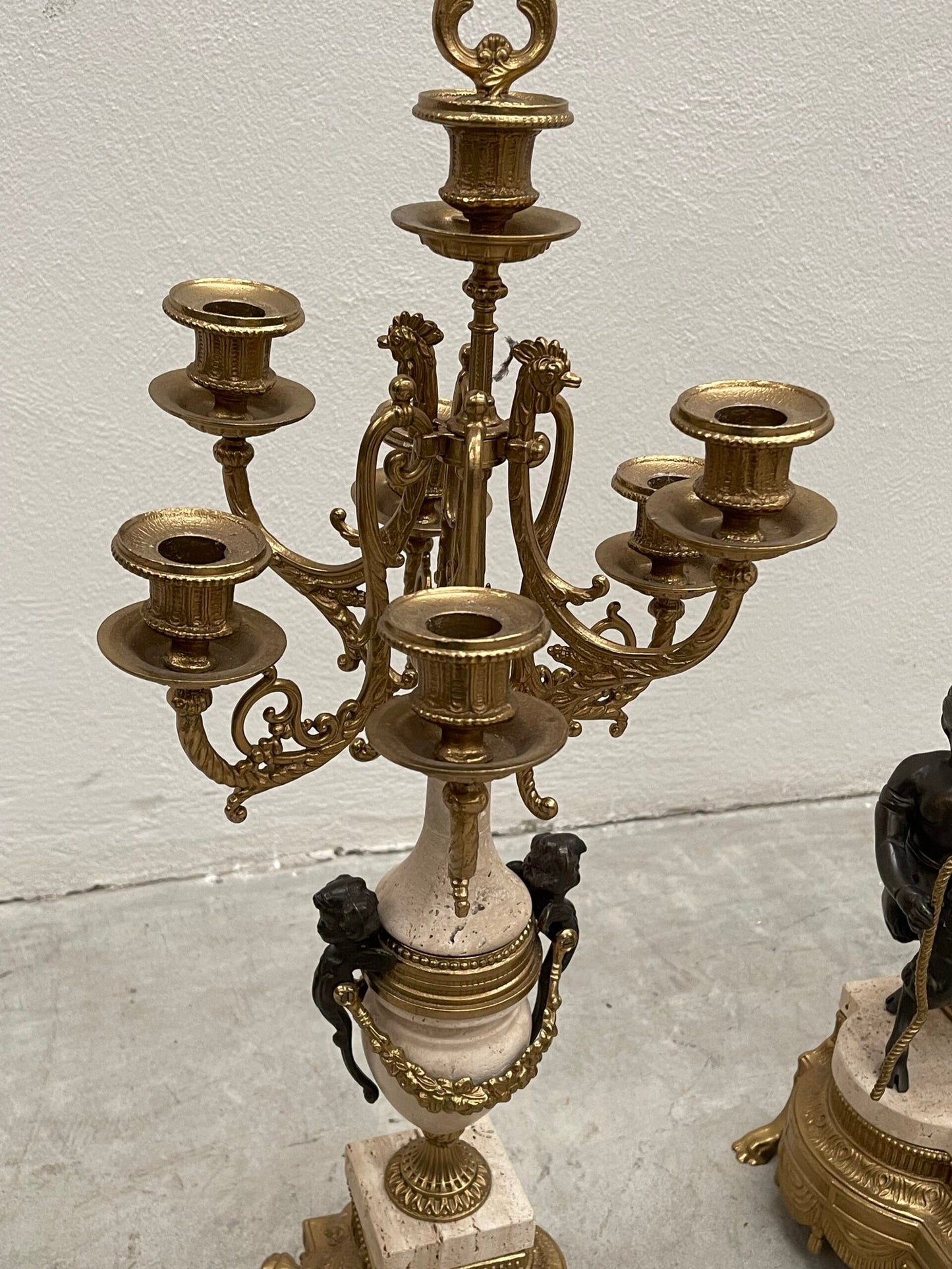 Sontuoso Candelabro a Sette Luci in Bronzo e Marmo