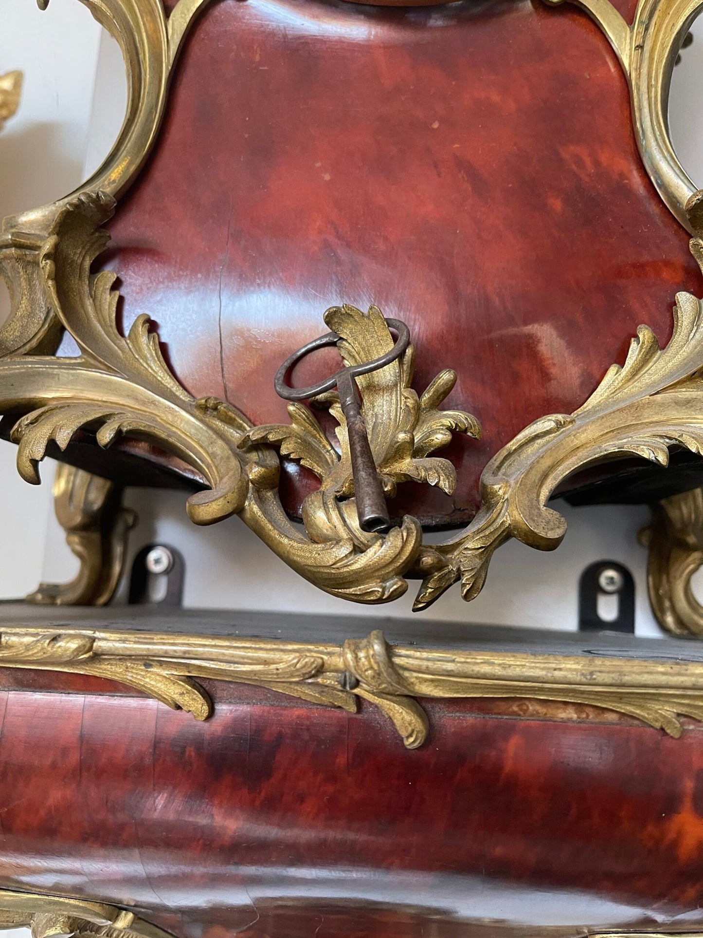 Console da Parete in Stile Rococò – Supporto per Orologio o Oggettistica