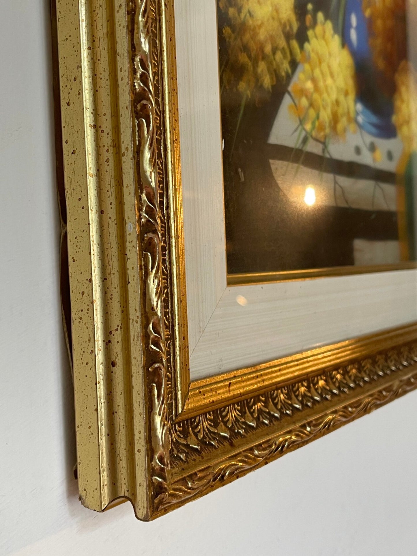 Dipinto a Olio “Mimose in Vaso” – Firmato F. Giordano, Cornice Dorata Antica