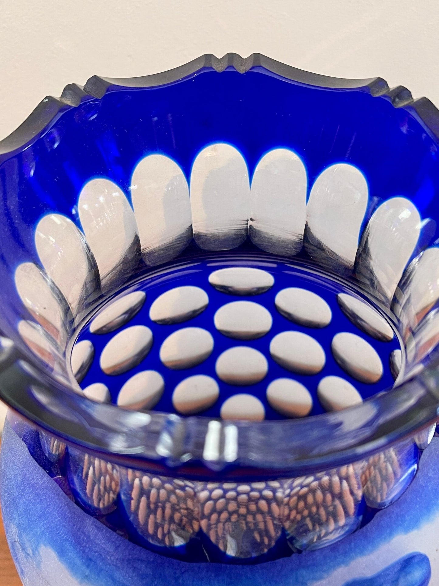 Vaso Artistico in cristallo Blu con Decori Incisi, italia anni '70