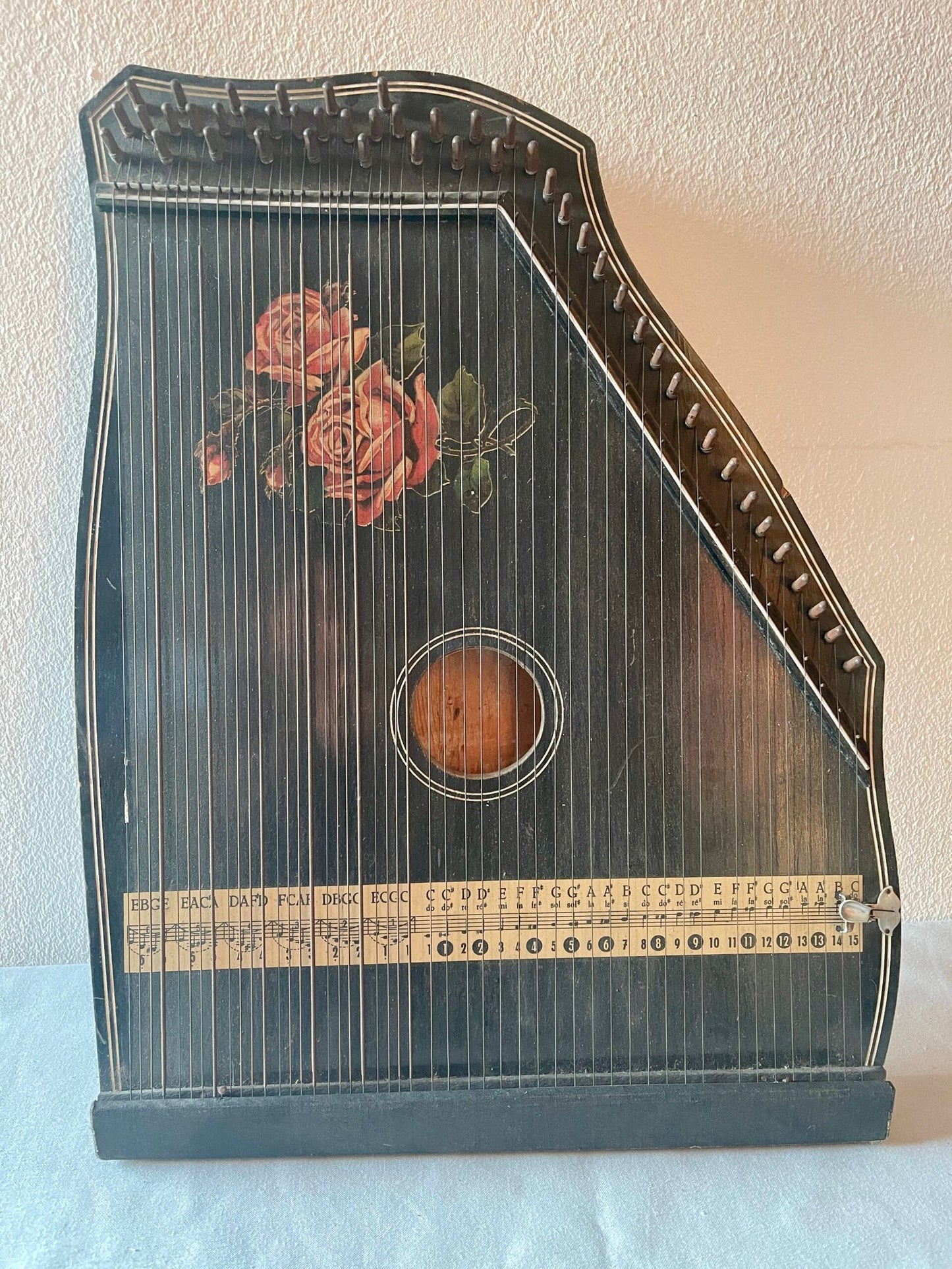 Zither Antico con Decorazioni Floreali Dipinte a Mano