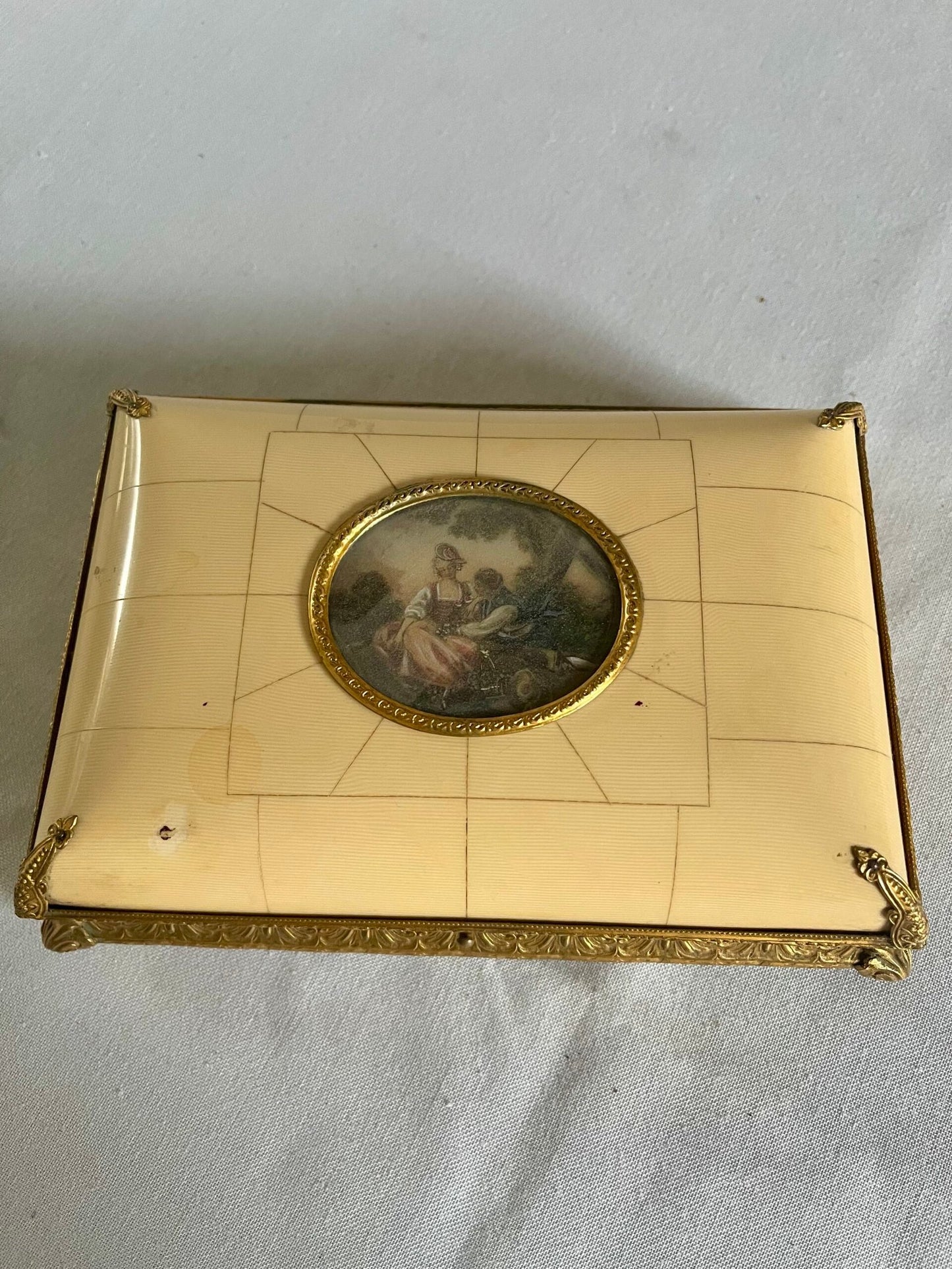 Scatola da Gioielli/Preziosi in Osso e Bronzo Dorato con Miniatura