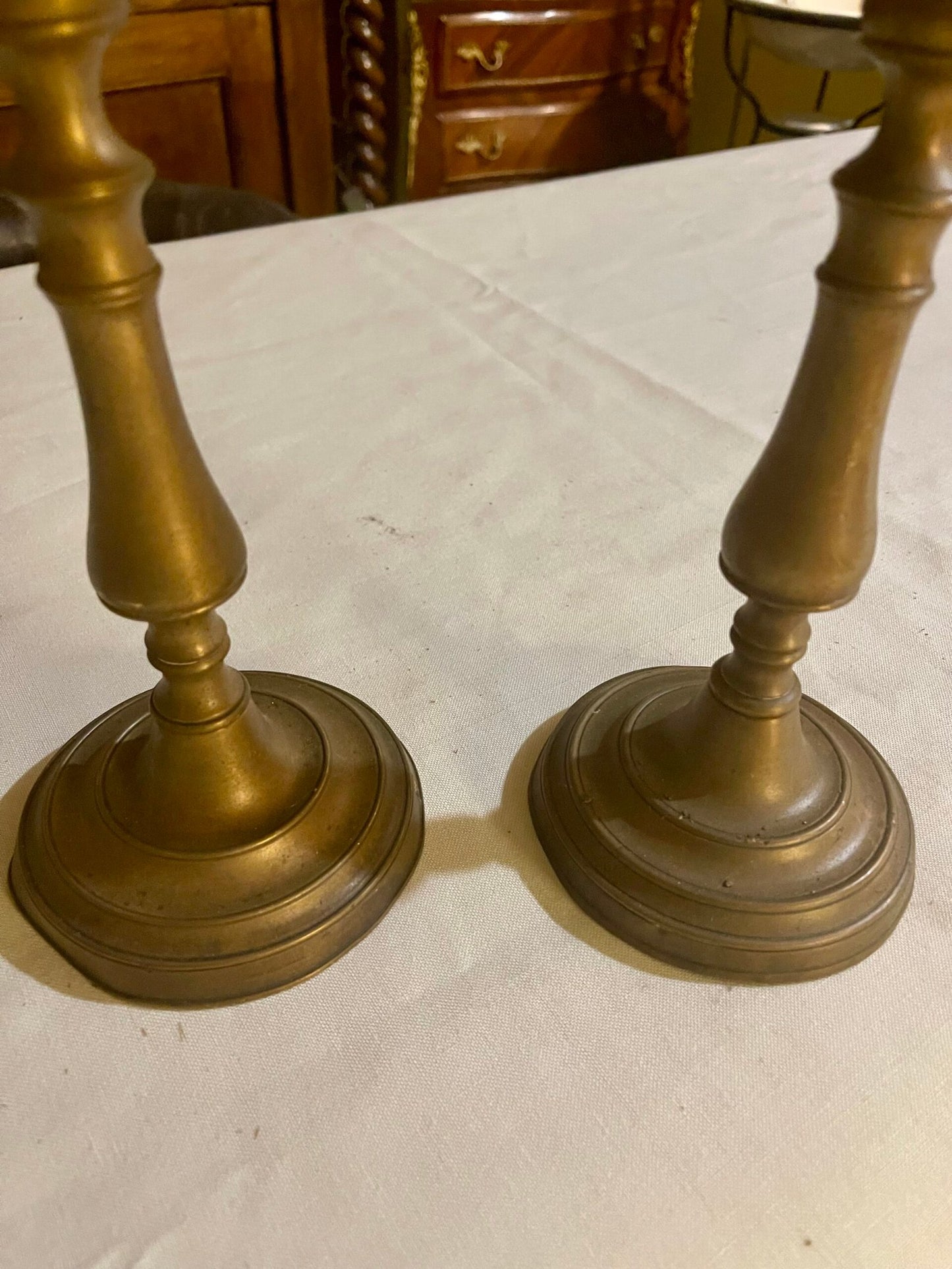 Sgabello Rustico "Sella Mediterranea" in Legno e Cuoio con Ferramenta