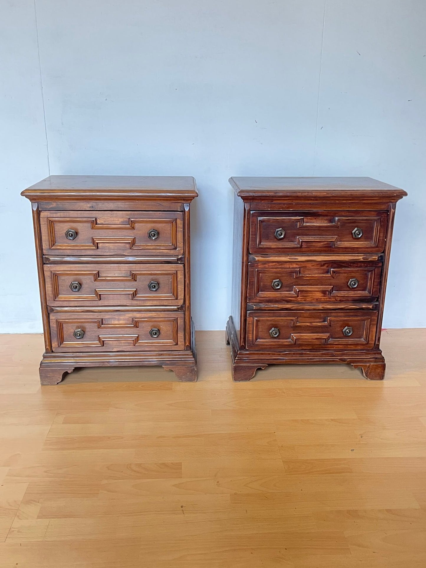 Coppia di Comodini in Legno Massello, Italia, anni 80