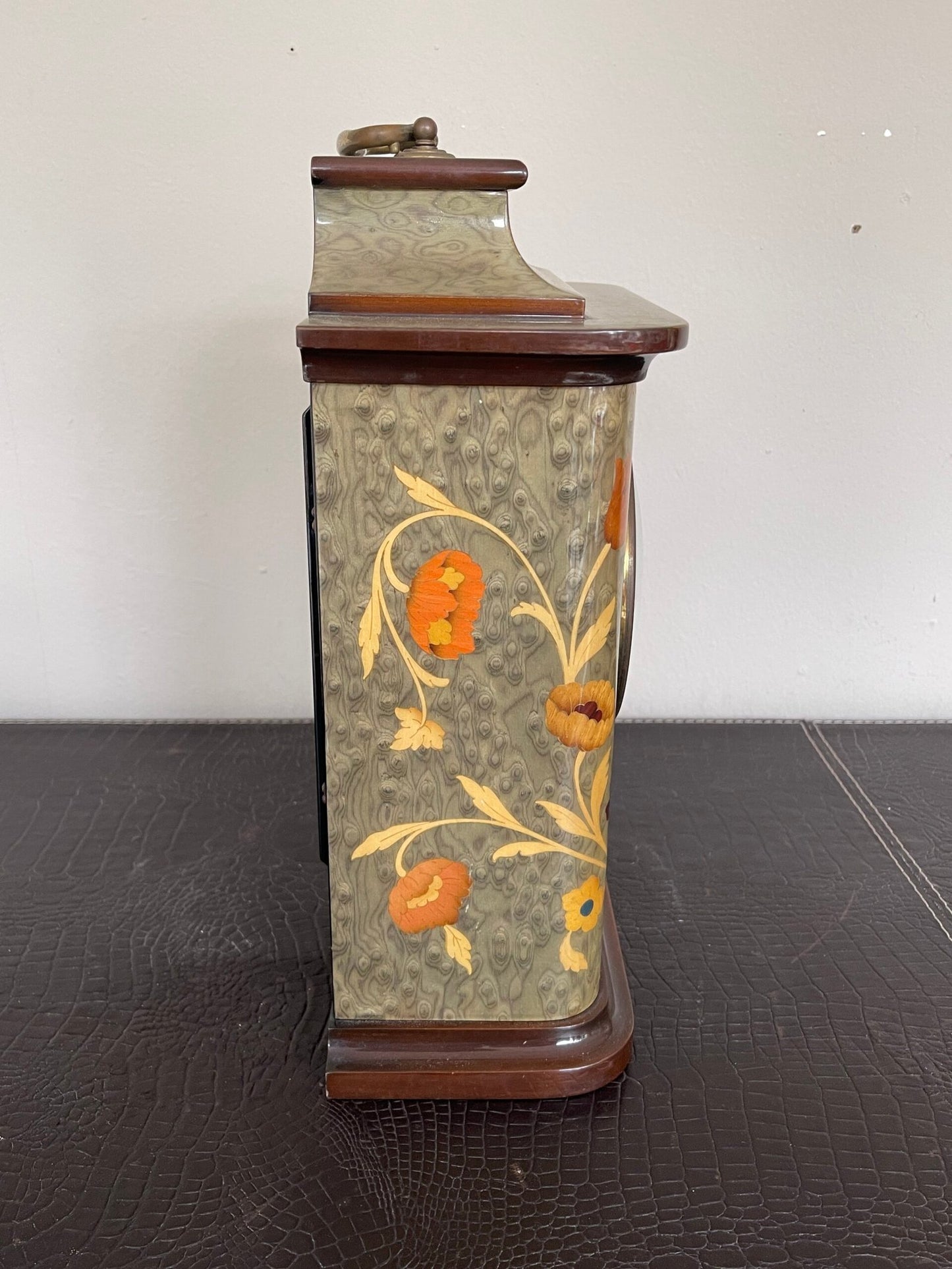 orologio da tavolo con Pendolo e Decori Floreali - Design Classico e Raffinato