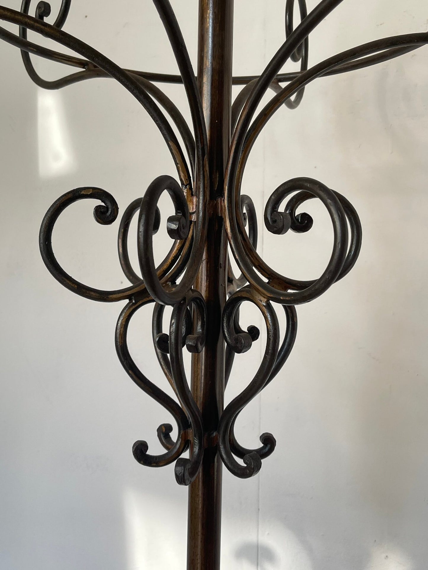 Appendiabiti d'Epoca in Ferro Battuto - Con Portaombrelli Integrato