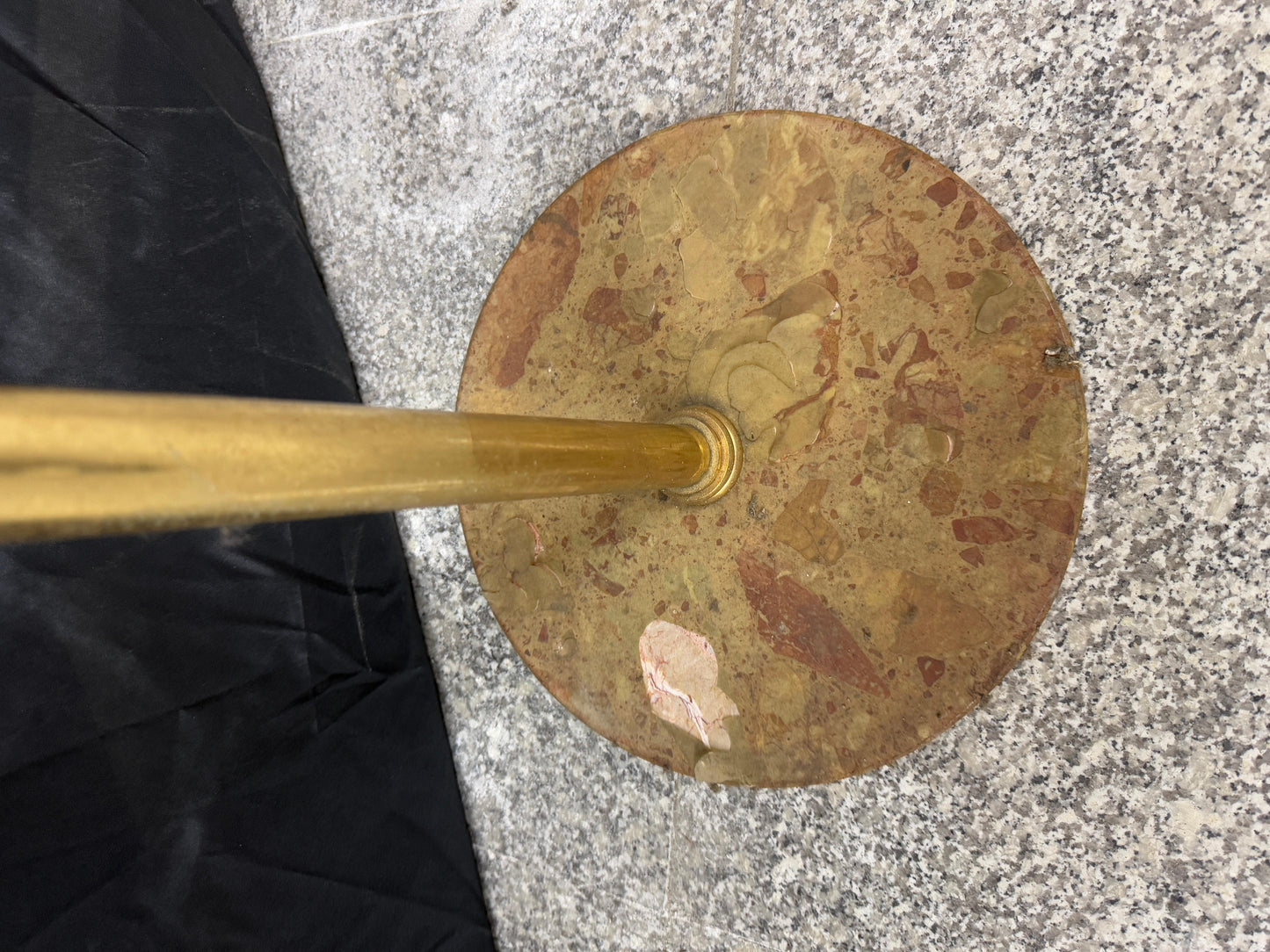 Leggio altare in ottone con base in marmo italiano vintage anni '90