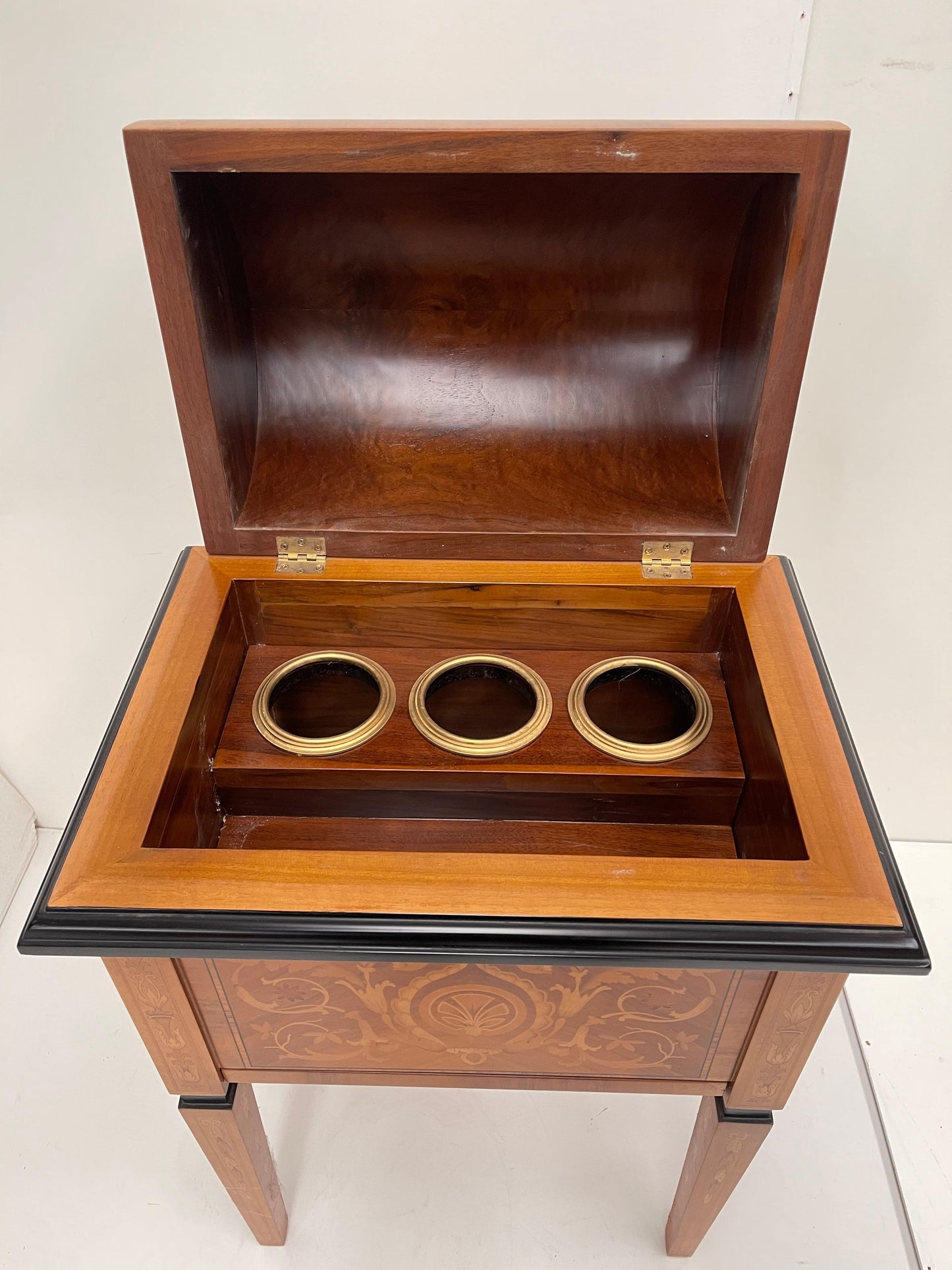 Art Nouveau Bar for sale in legno