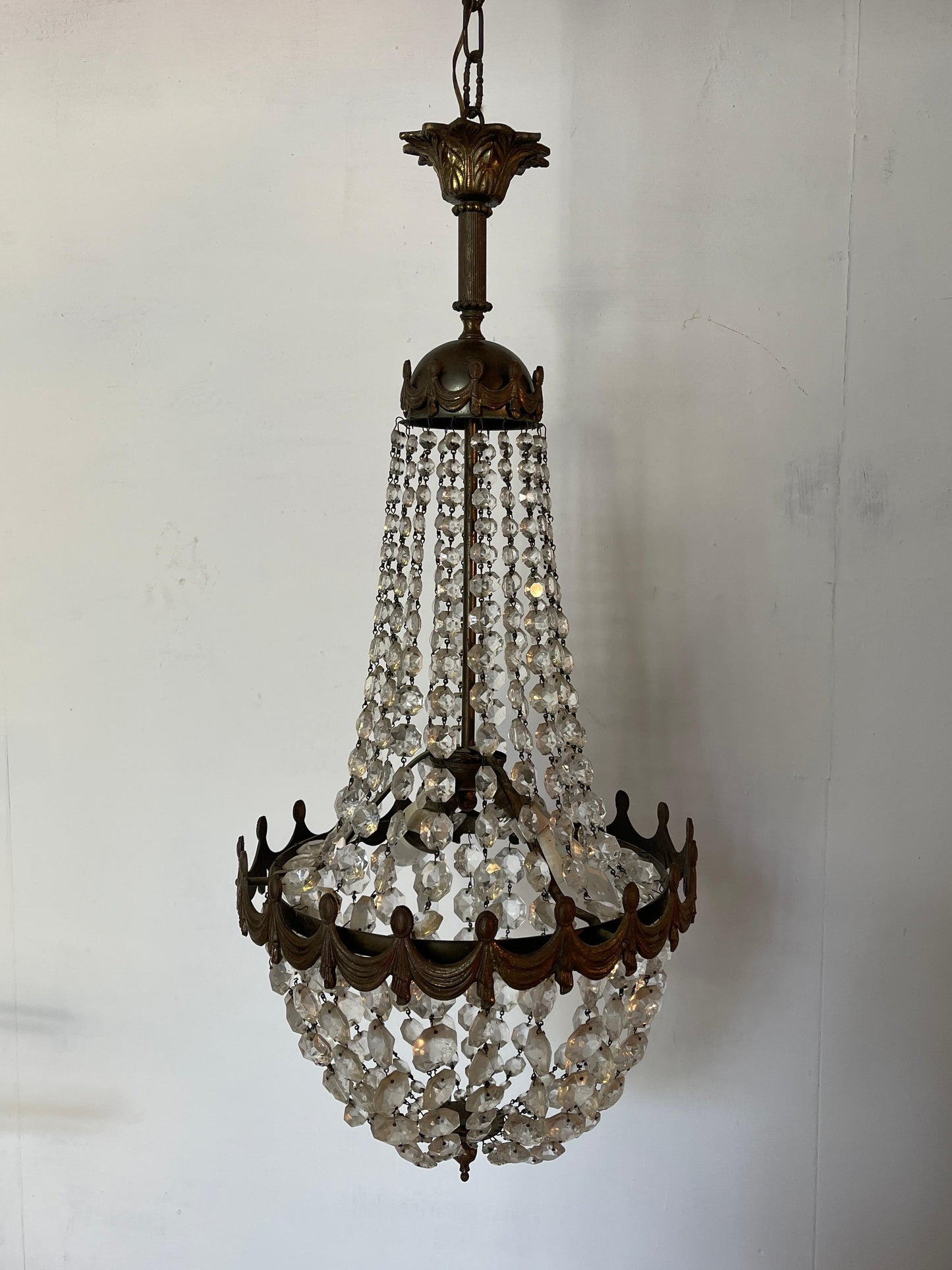 Lampadario in bronzo e cristallo stile imperio anni '50