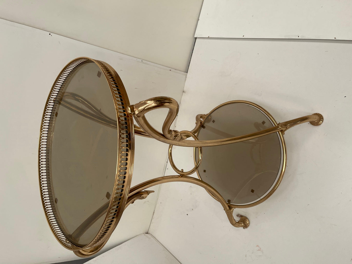 Bellisimo tavolino da salotto francese in Ottone