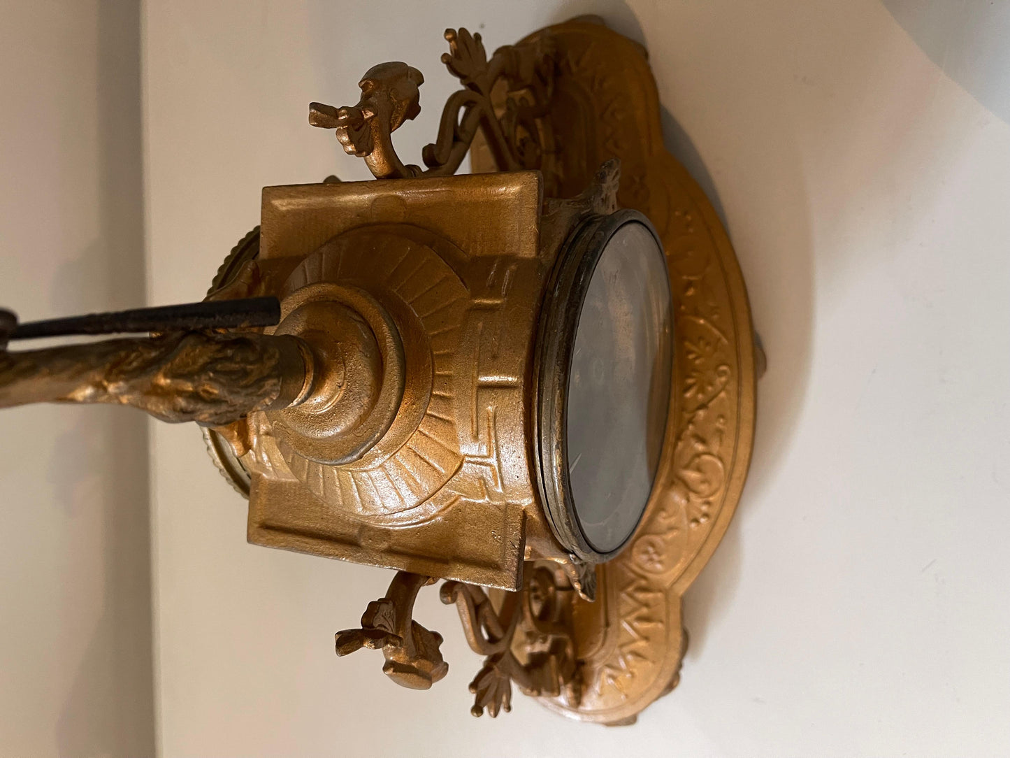 Antico Orologio da tavolo in bronzo angelo