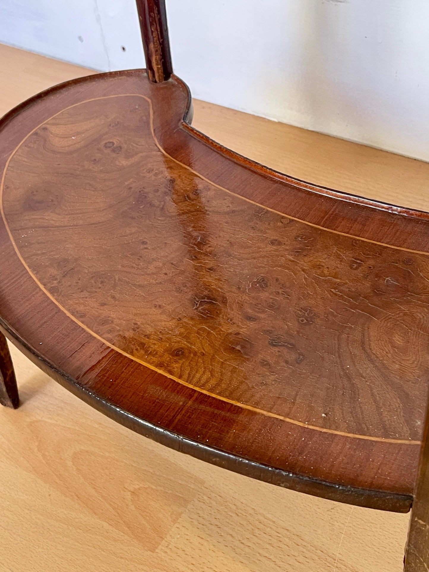 Antica coppia di comodini in legno e bronzo in stile Luigi XVI