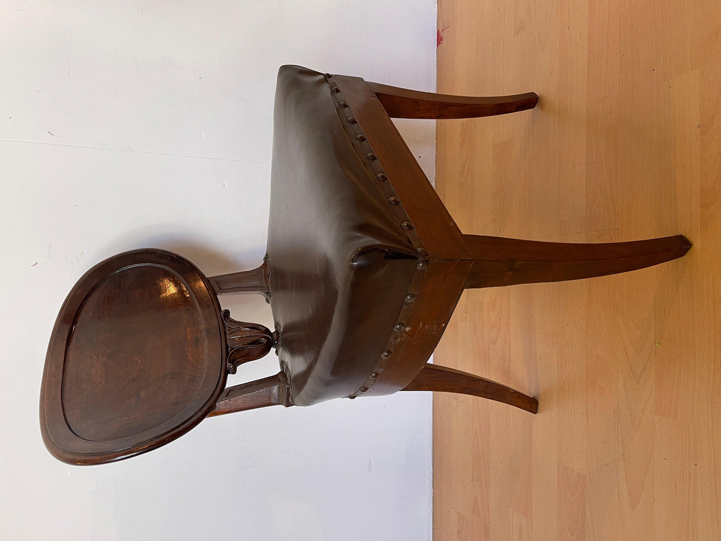 Set di 4 sedie stile rustico natural en legno e pelle degli anni '30