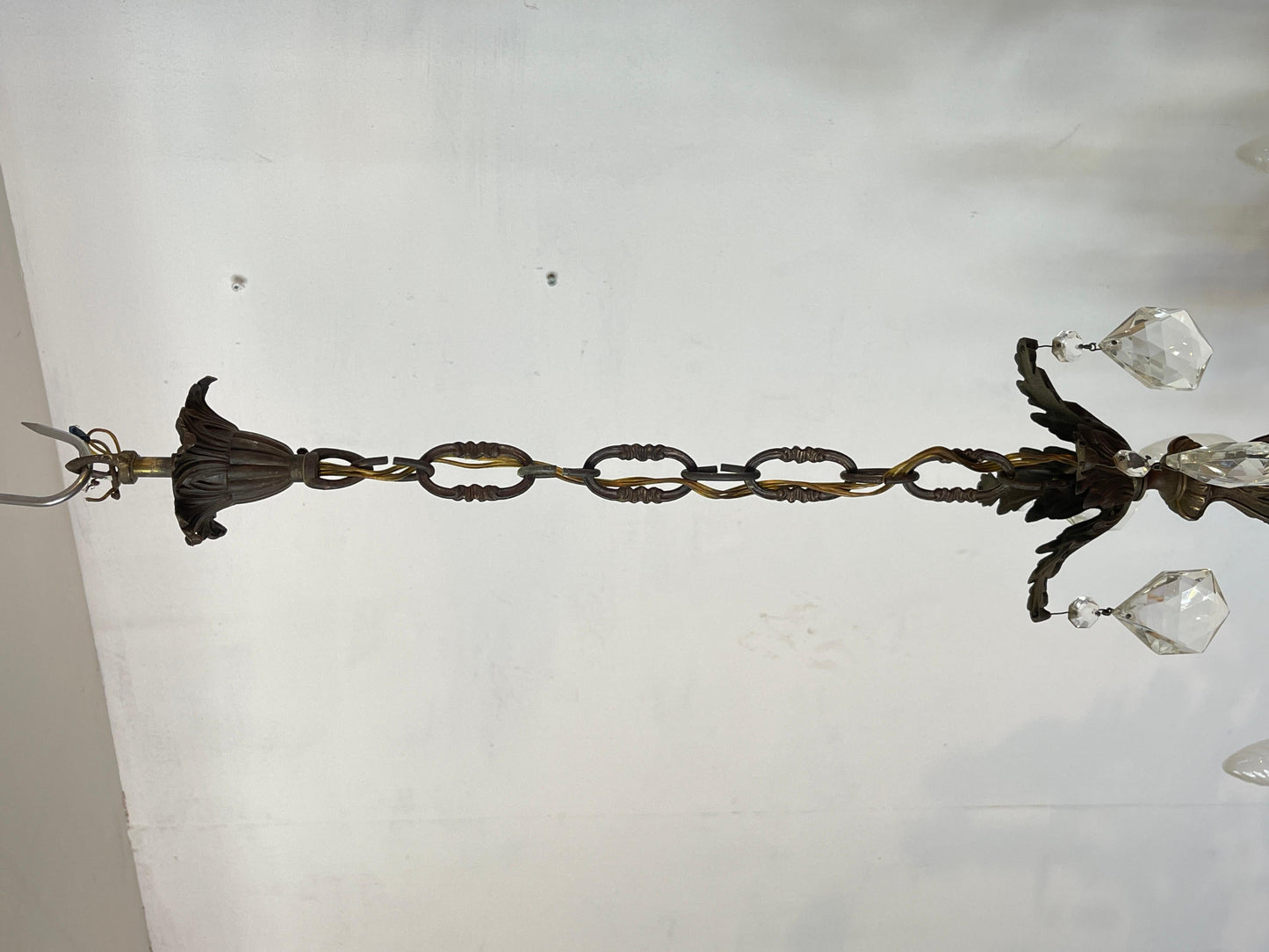 Elegante lampadario vintage in stile Classico con pendenti in Cristallo anni '40