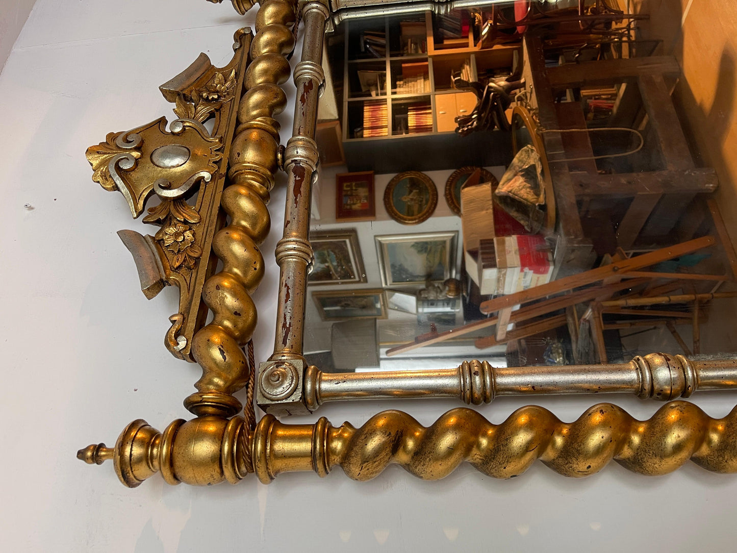 Antico specchio in legno in stile tortiglione fine XIX secolo