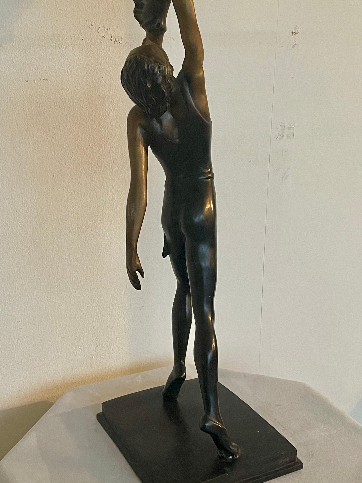 Scultura di ballerini in bronzo francese anni '30