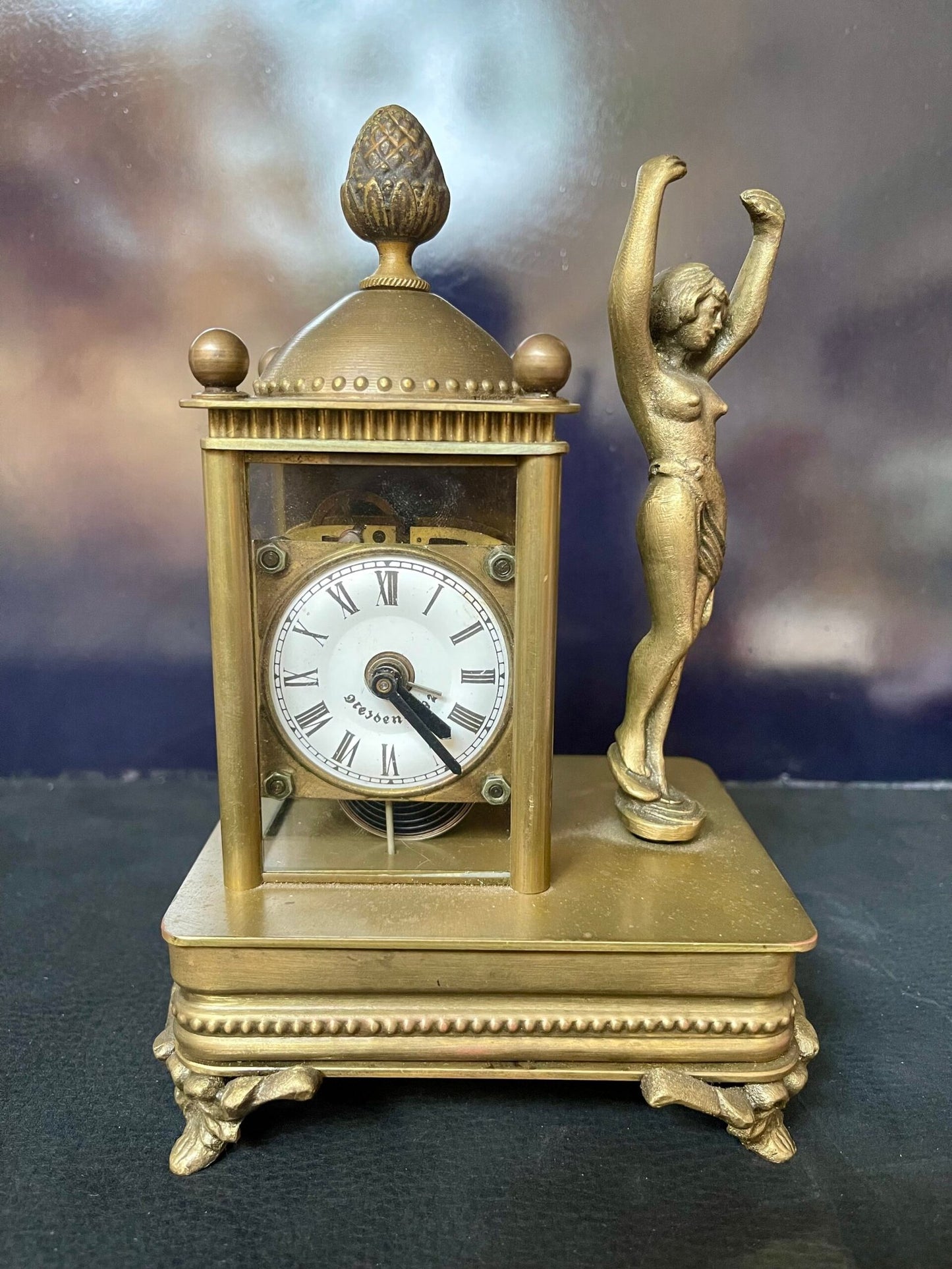 Orologio da Tavolo “Dresden” con Figura Femminile