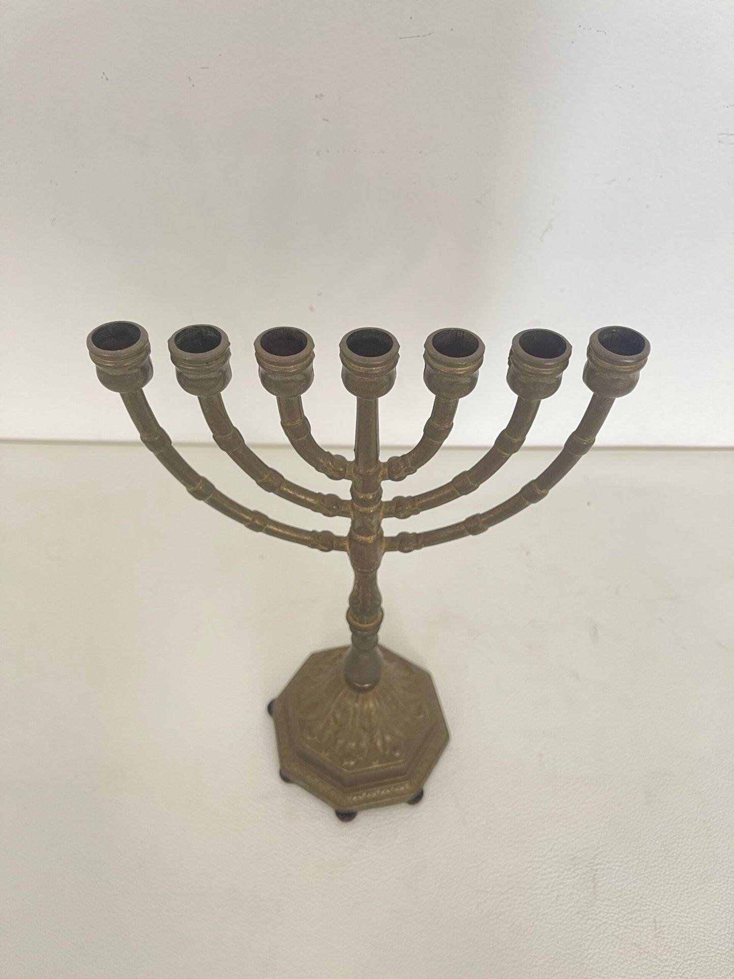 Candelabro a 7 Bracci in Ottone - Stile Classico e Raffinato