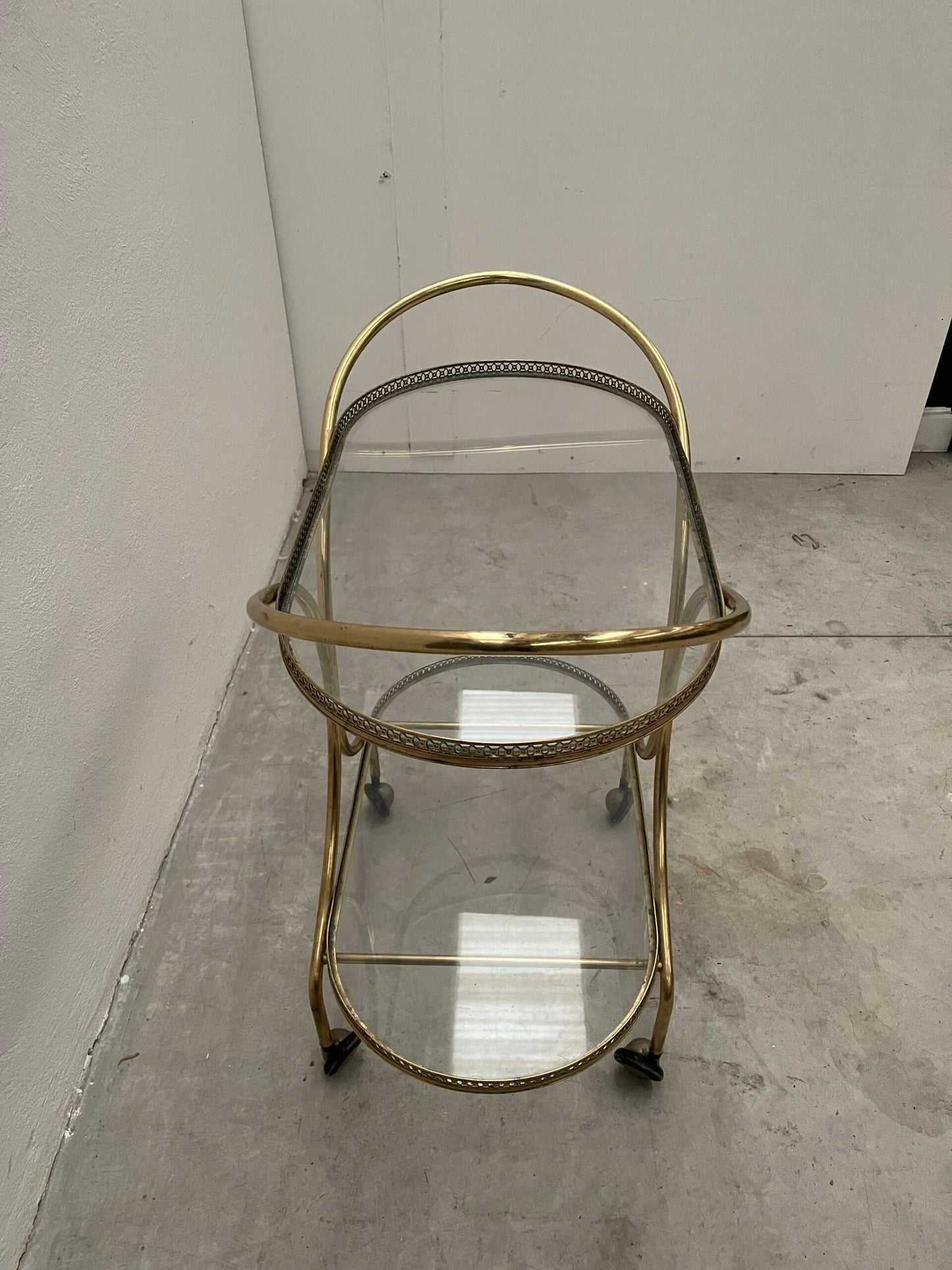 Carrello bar in ottone stile hollywood regency anni '60