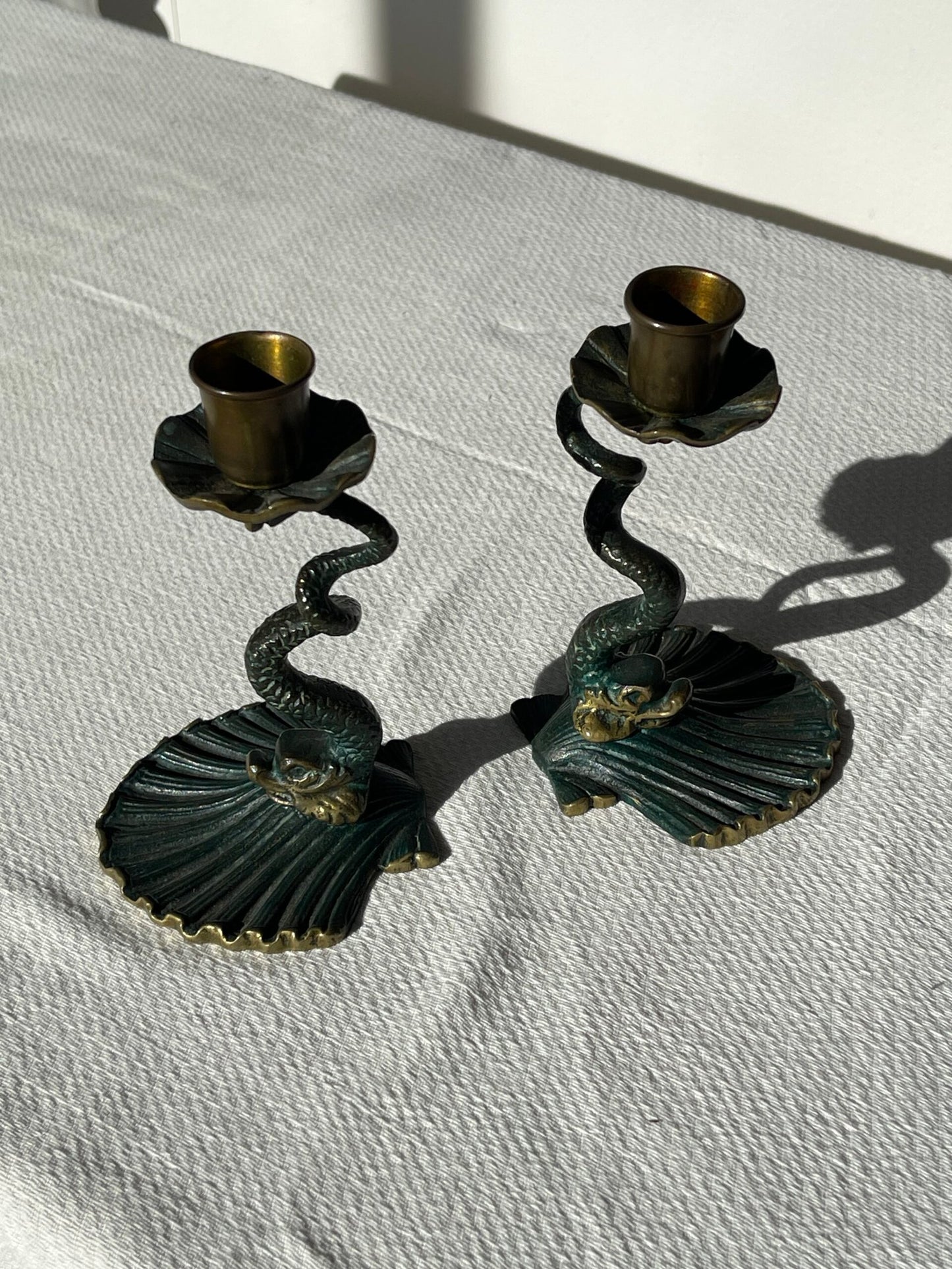 Coppia di candelieri trifone vintage XX