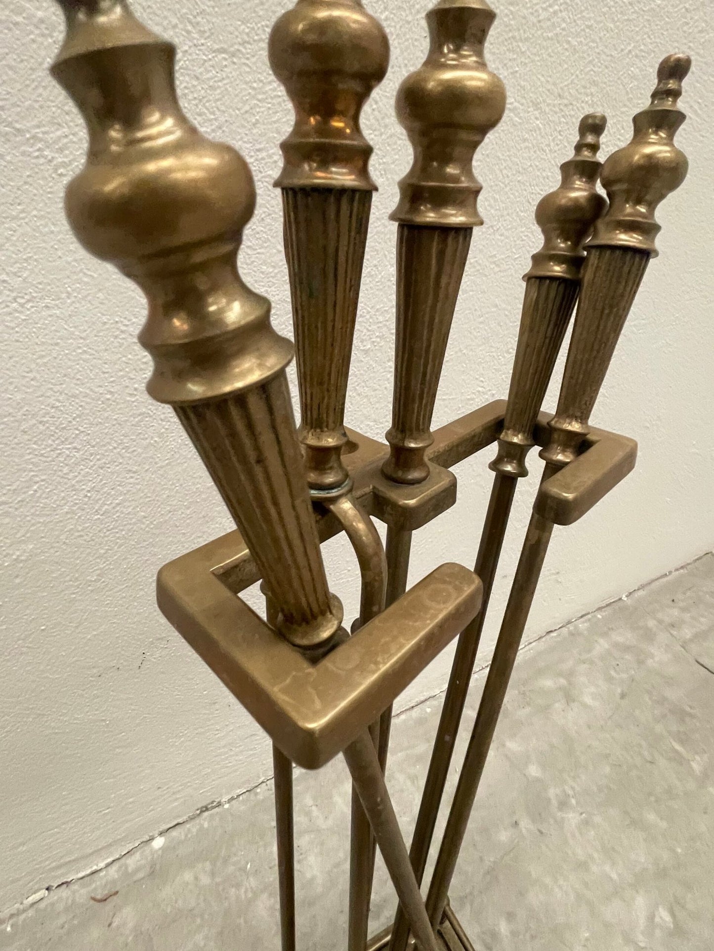 Set Antico da Camino in Ottone - 5 Pezzi con supporto