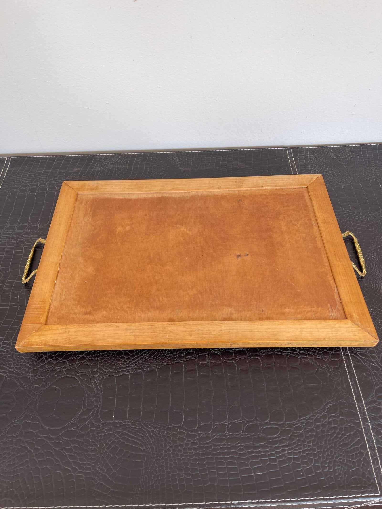 Vassoio vintage in legno intarsiato con uccello in volo