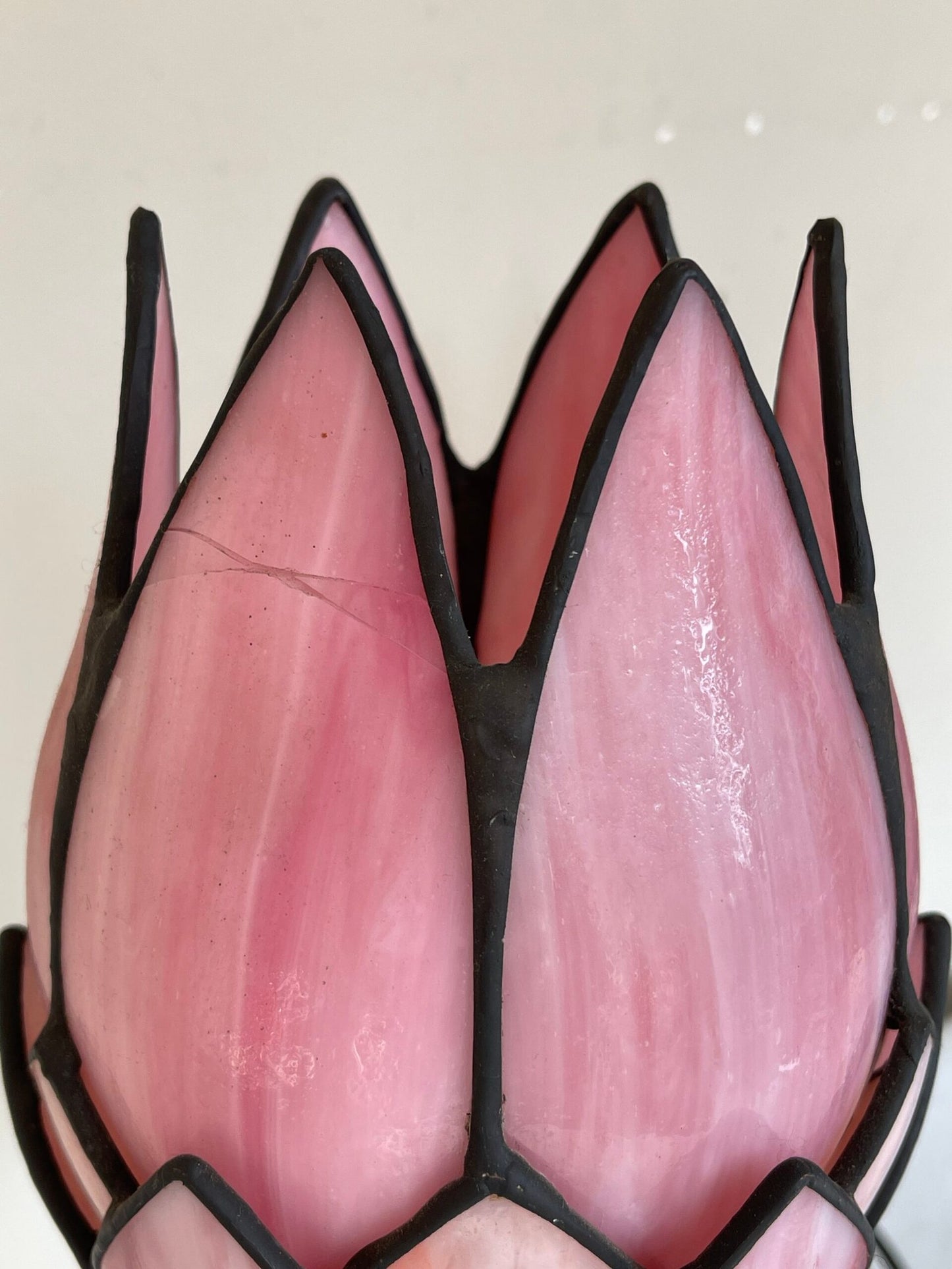 Coppia di lampade stile Tiffany - Vetro colorato a forma di fiore di loto