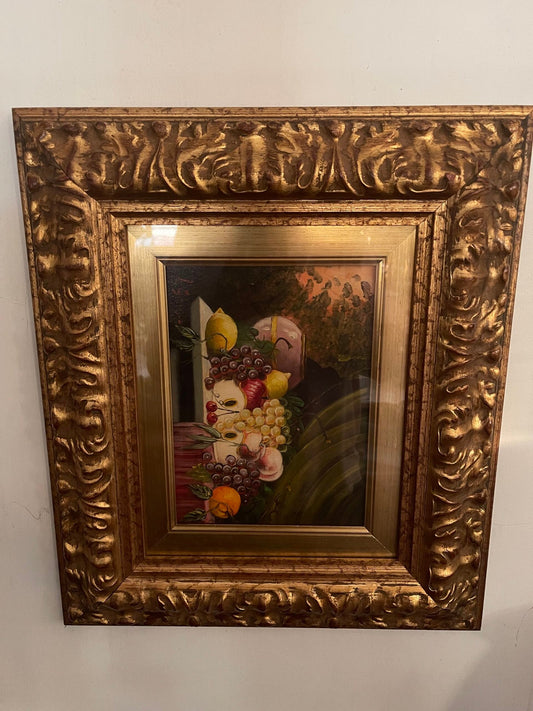 Quadro "Natura Morta con Maschera Veneziana e Frutta" con Cornice Dorata Intagliata