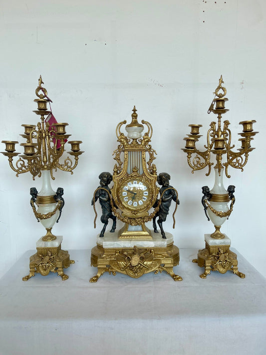 Set Antico da Camino - orologio e Coppia di Candelabri in Bronzo Dorato e Marmo Bianco