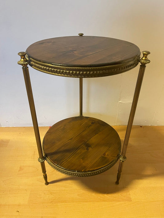 Tavolino rotondo a due ripiani in ottone e legno