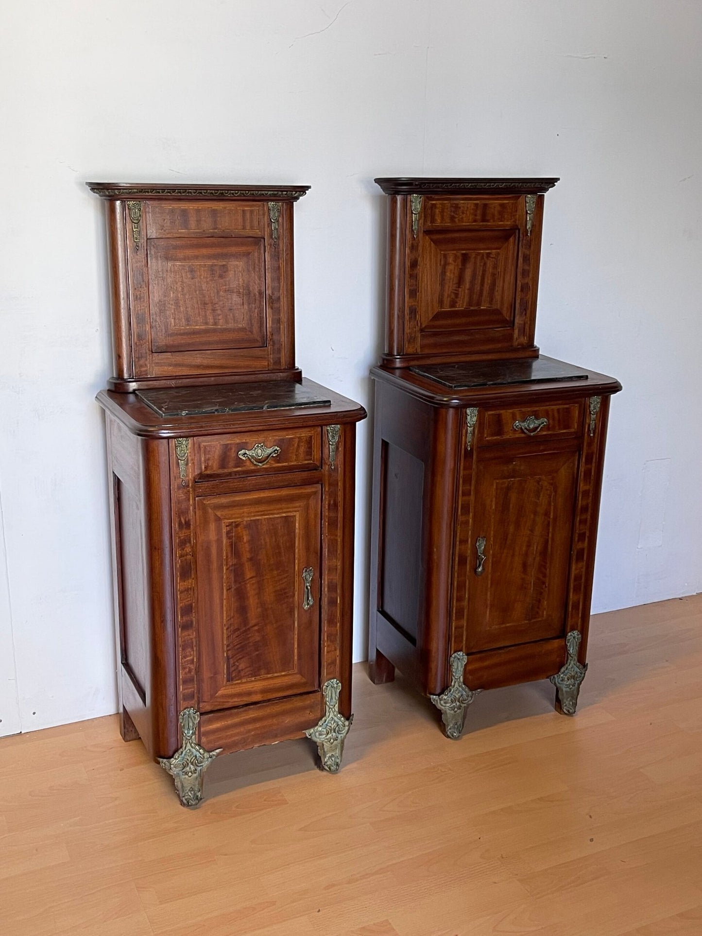 Coppia di comodini italiani in stile impero, anni 50