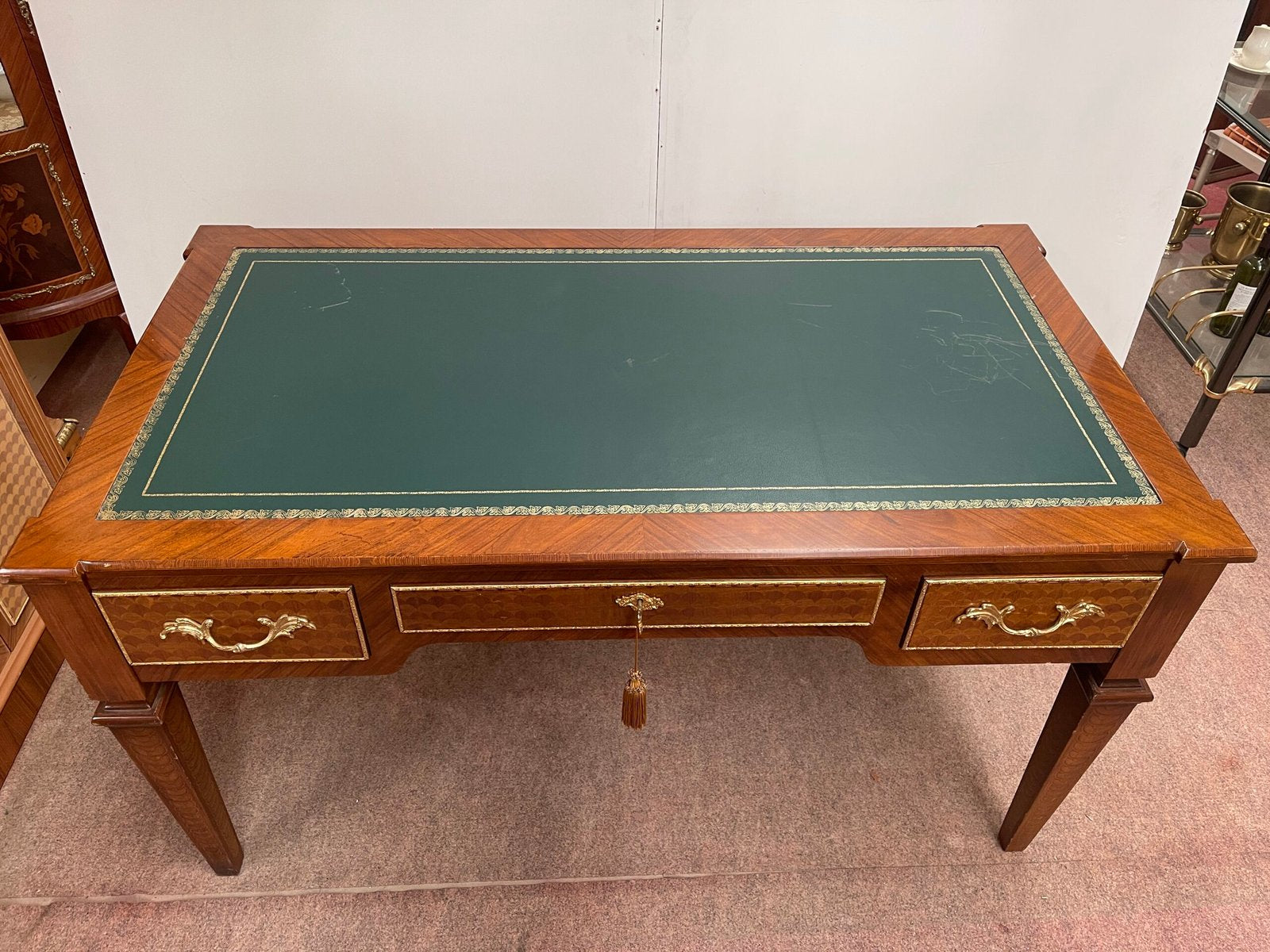 Scrivania da Studio Classica in Legno Intarsiato e Pelle