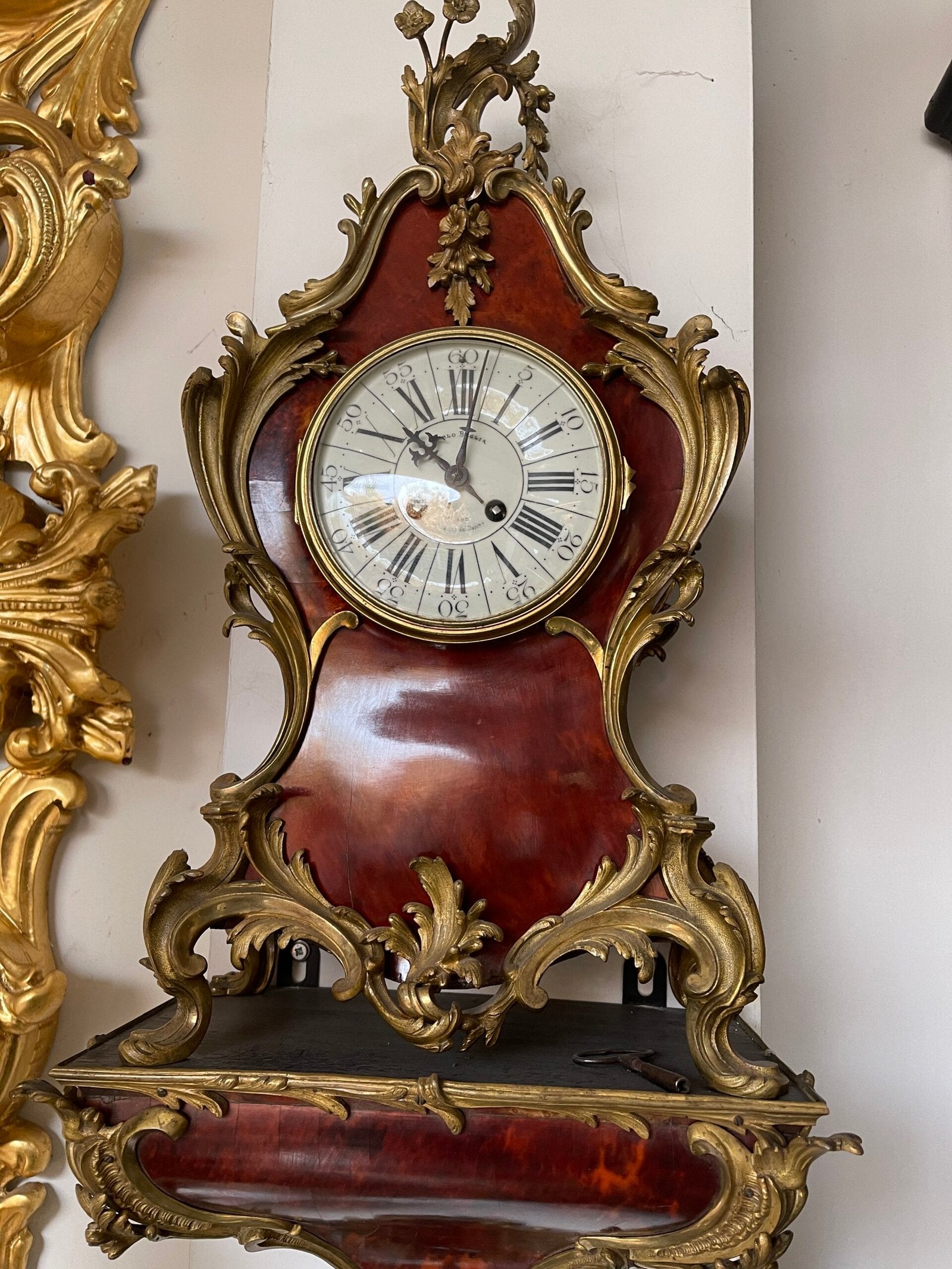 Console da Parete in Stile Rococò – Supporto per Orologio o Oggettistica