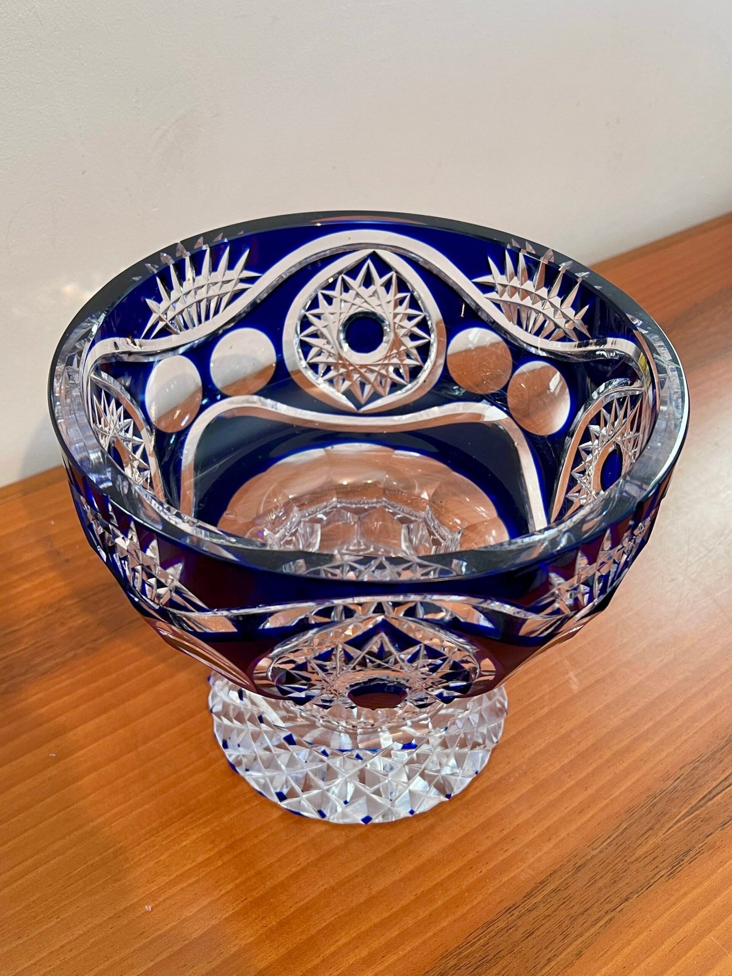 Elegante Coppa in Cristallo Blu e Trasparente – Artigianato di Lusso