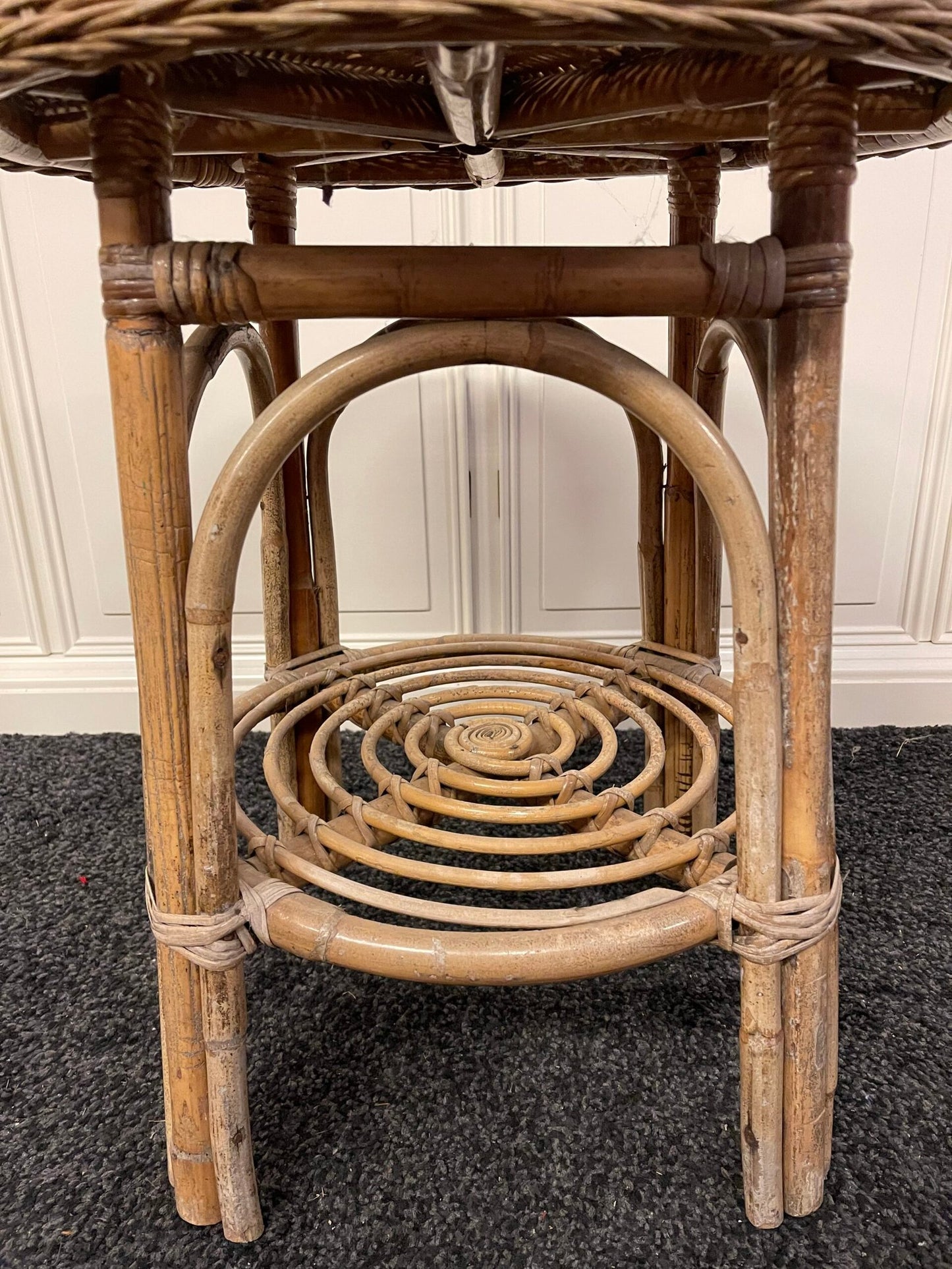 Tavolino / sgabello vintage in rattan intrecciato