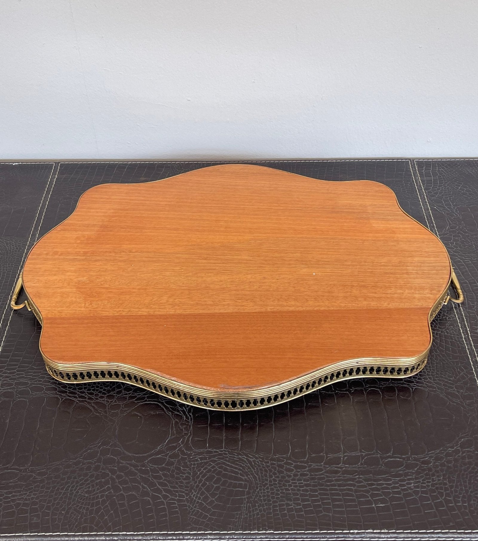 Vassoio Vintage in Legno Intarsiato con Manici in Ottone