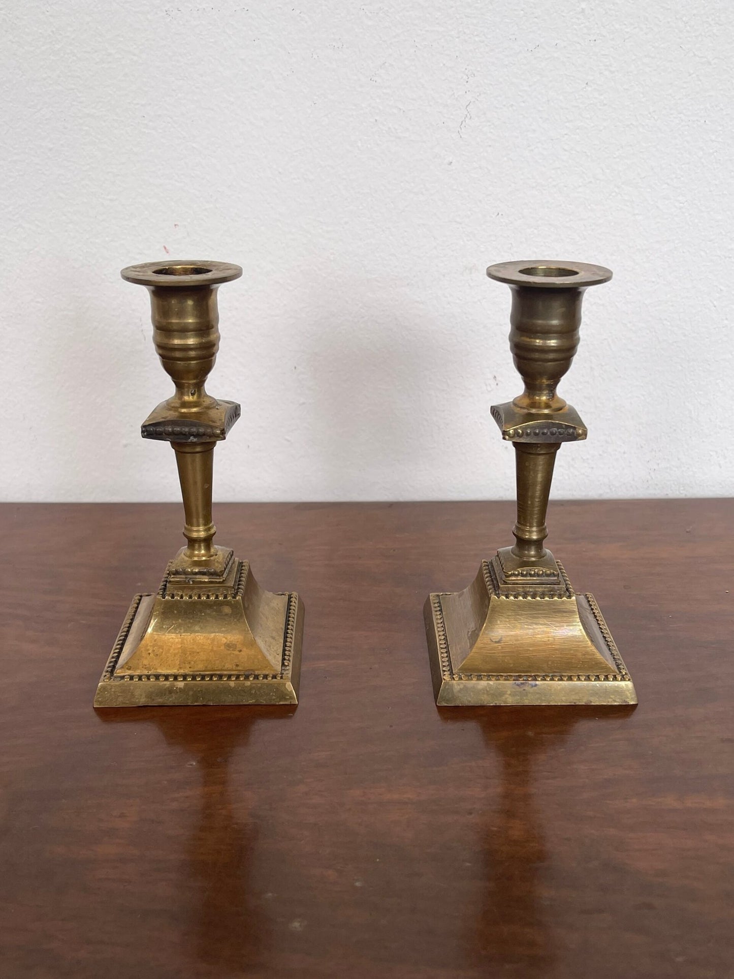 Coppia di candelabri in ottone vintage anni '50