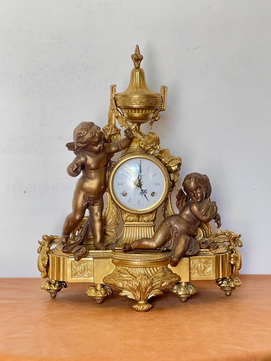 "Elegante orologio da Camino in Bronzo Dorato con Cherubini - Franz Hermle"