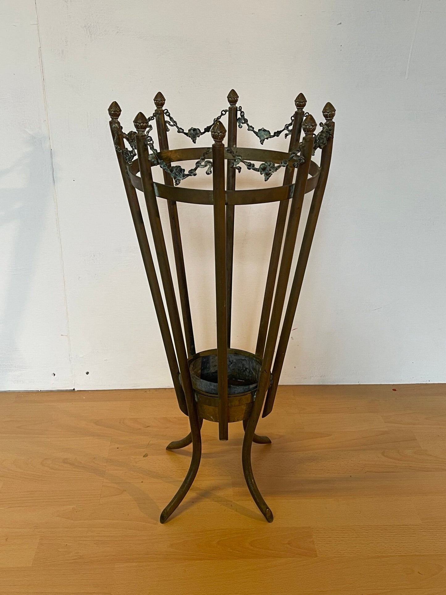 Portavaso Vintage in Ferro Battuto – Stile Liberty