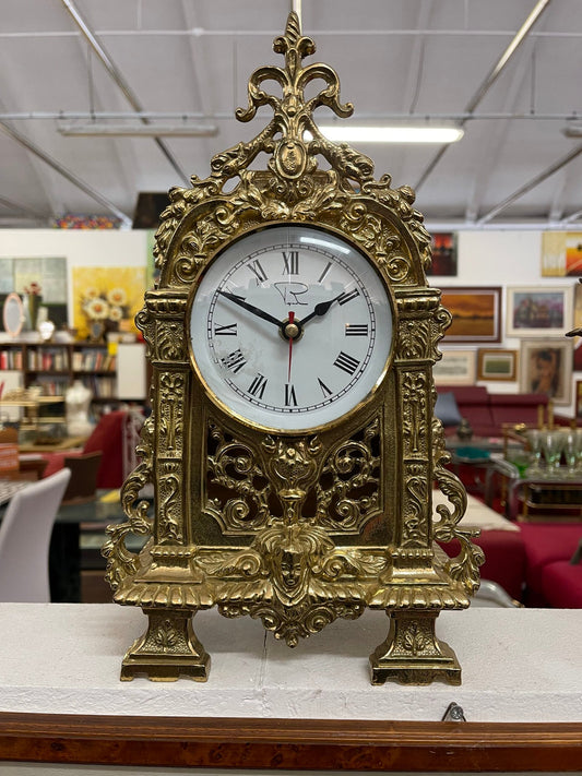 Elegante orologio da tavolo in stile Rococò