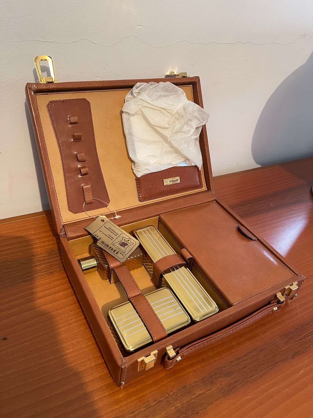 Valigetta Vintage in Pelle Marrone con Dettagli in Ottone