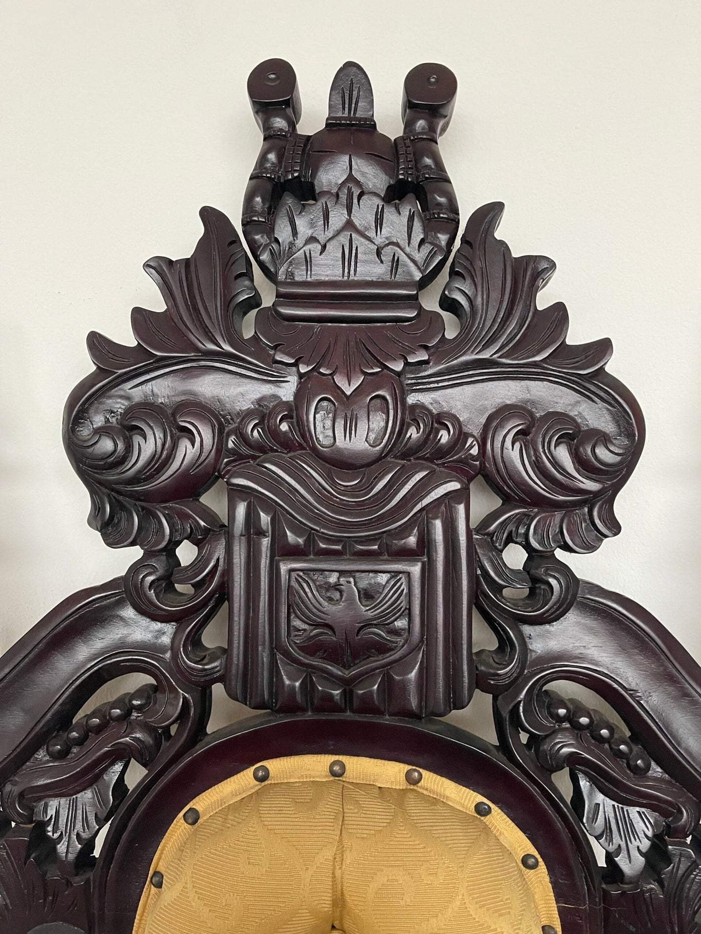 Imponente Trono “Leone Gotico”