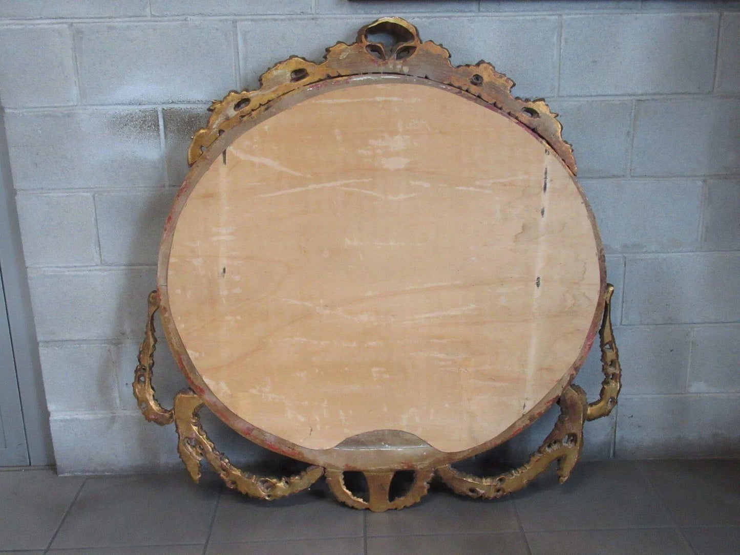 Specchio grande in legno intagliato dorato stile barocco, XIX secolo