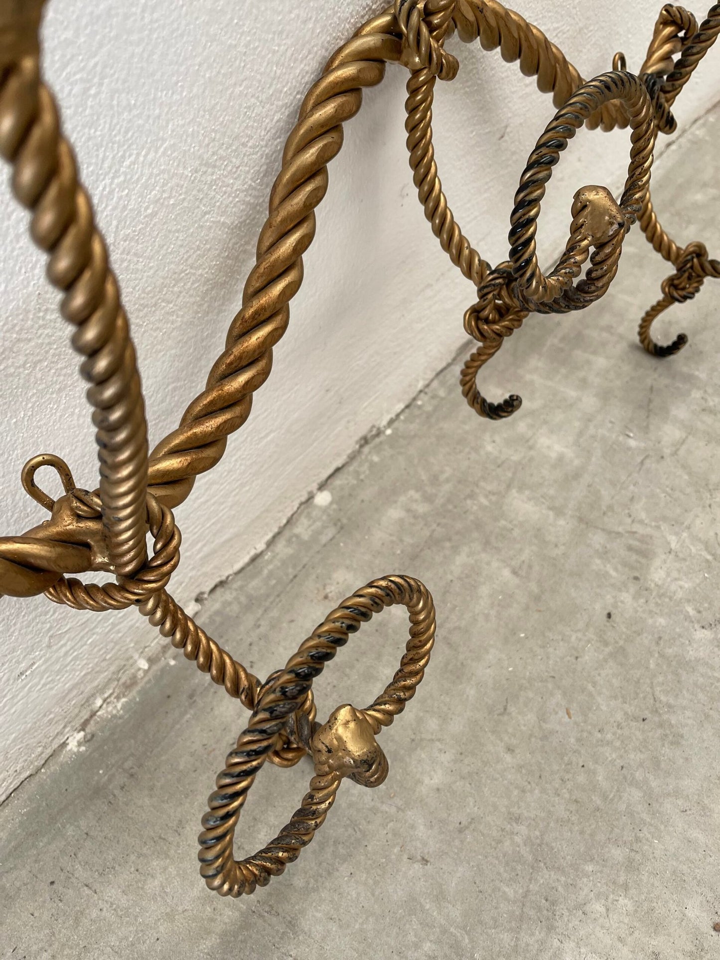 Appendiabiti in bronzo stile corda XX secolo italiano