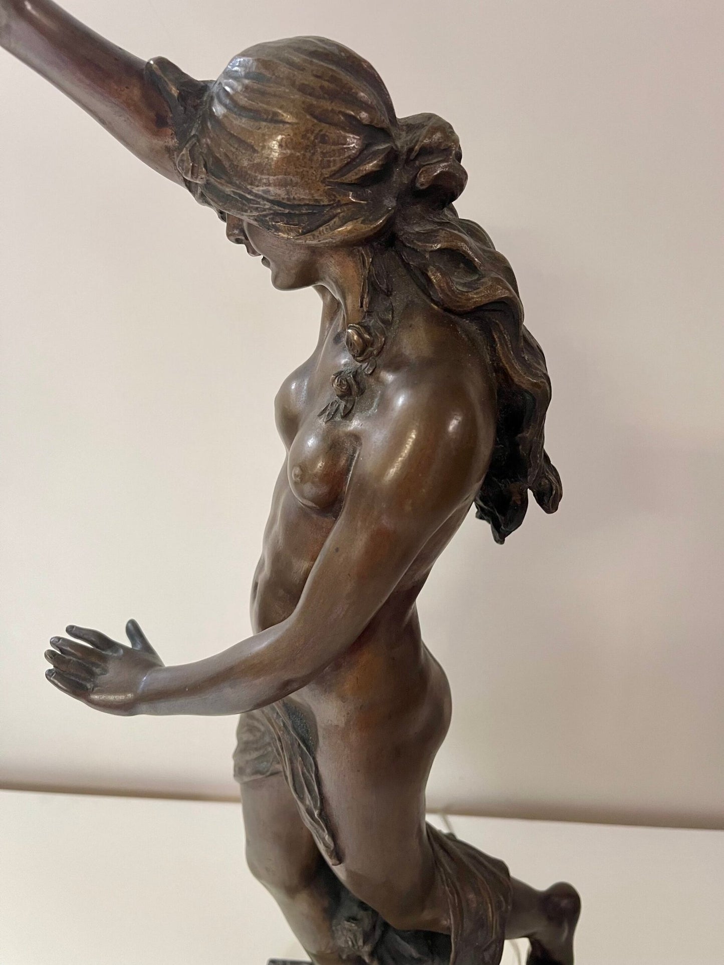 Fotografia scultorea con figura maschile classica