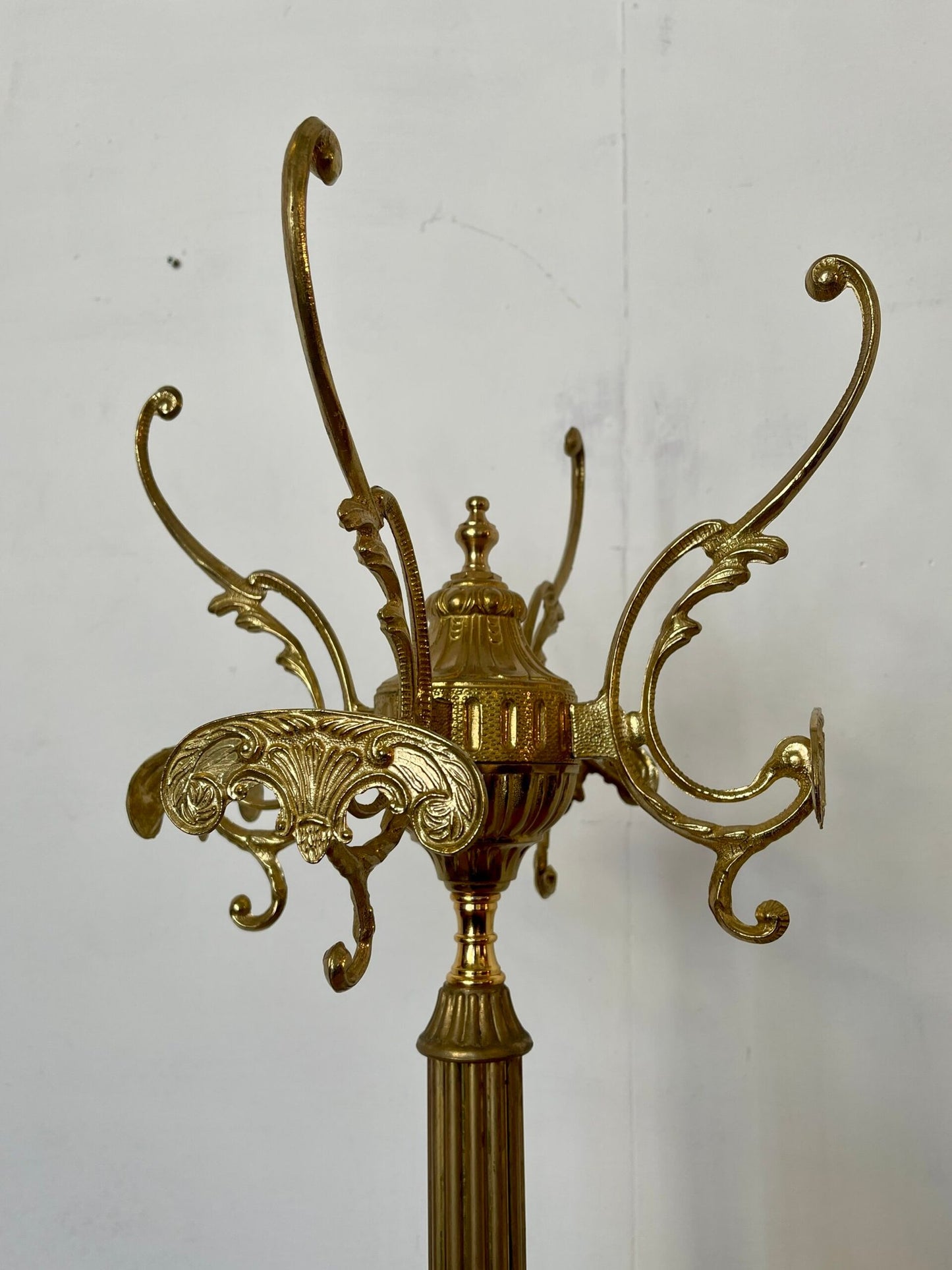 Appendiabiti da terra in stile antico, stile hollywood regency anni '50