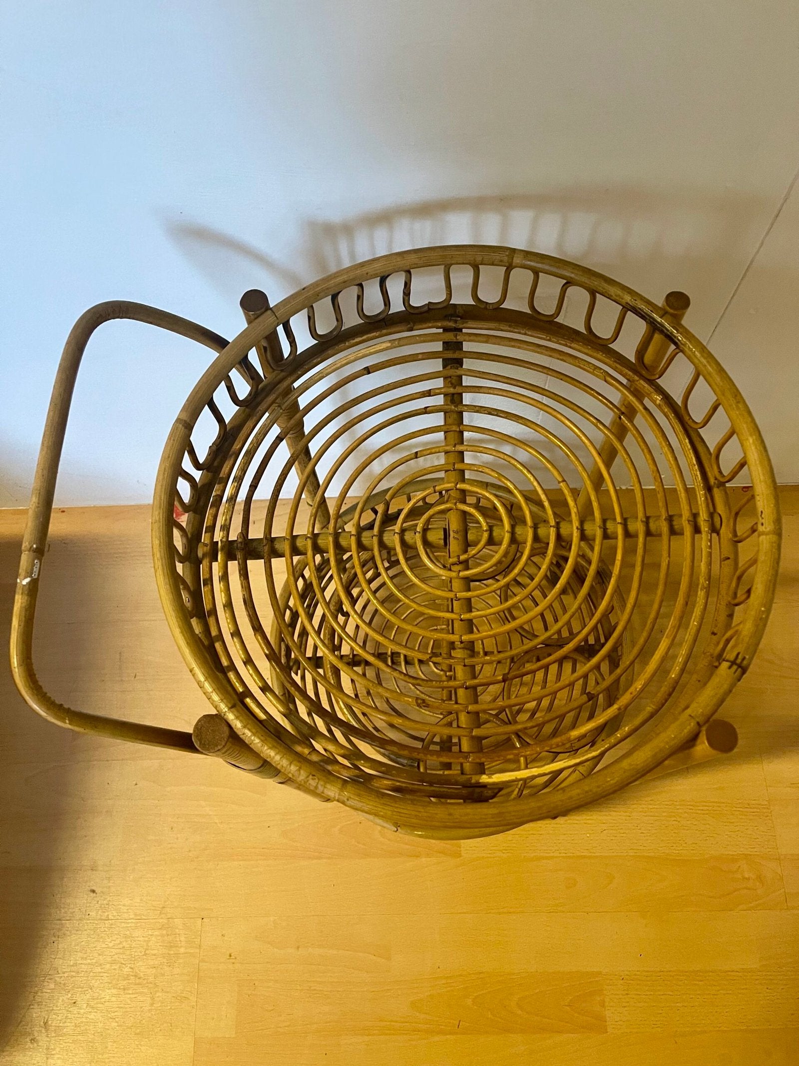 Carrello portabottiglie in bambù vintage