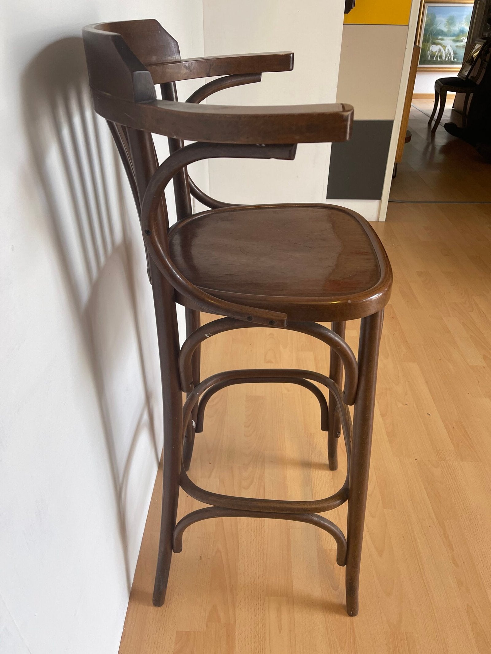 Sgabello da Bar Thonet in Legno Curvato – Stile Bistro Classico