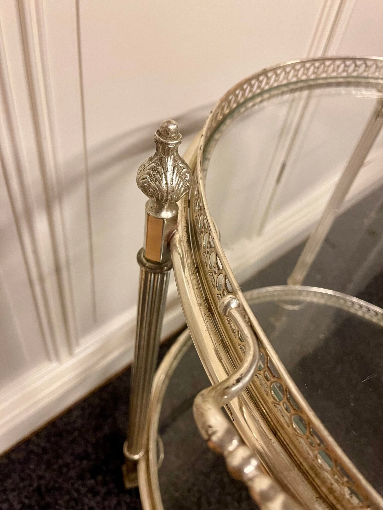 Carrello da tè/vassoio con ruote in metallo argentato e vetro