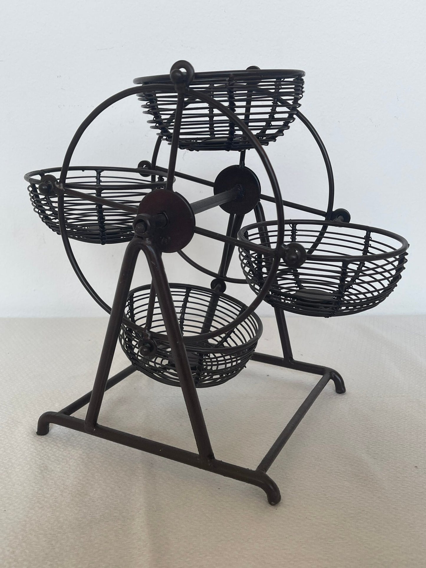 Giostra Portaoggetti in Filo di Ferro – Modello Ruota Panoramica